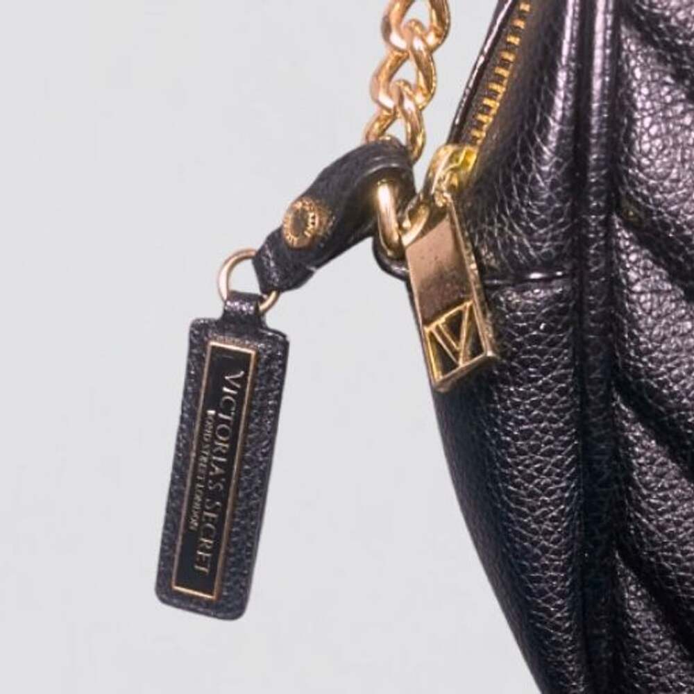 Victoria's Secret Black V-Quilted Top Zip Crossbody Bag - Picture 8 of 11
